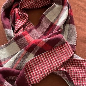Plaid winter scarf